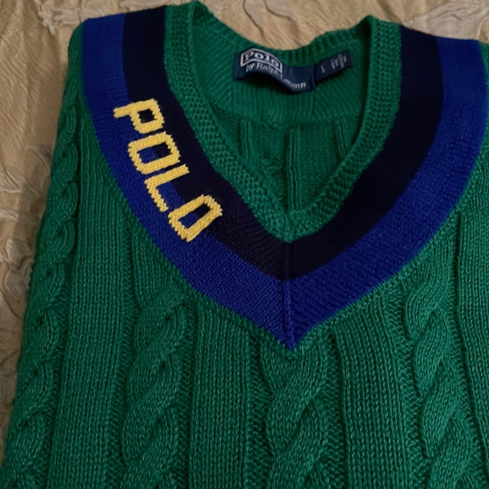 Gorgeous Ralph Lauren V Neck Sweater